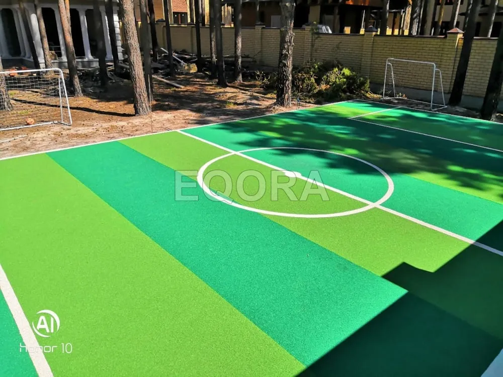 Резиновое покрытие для футбольного поля из крошки в Югорске