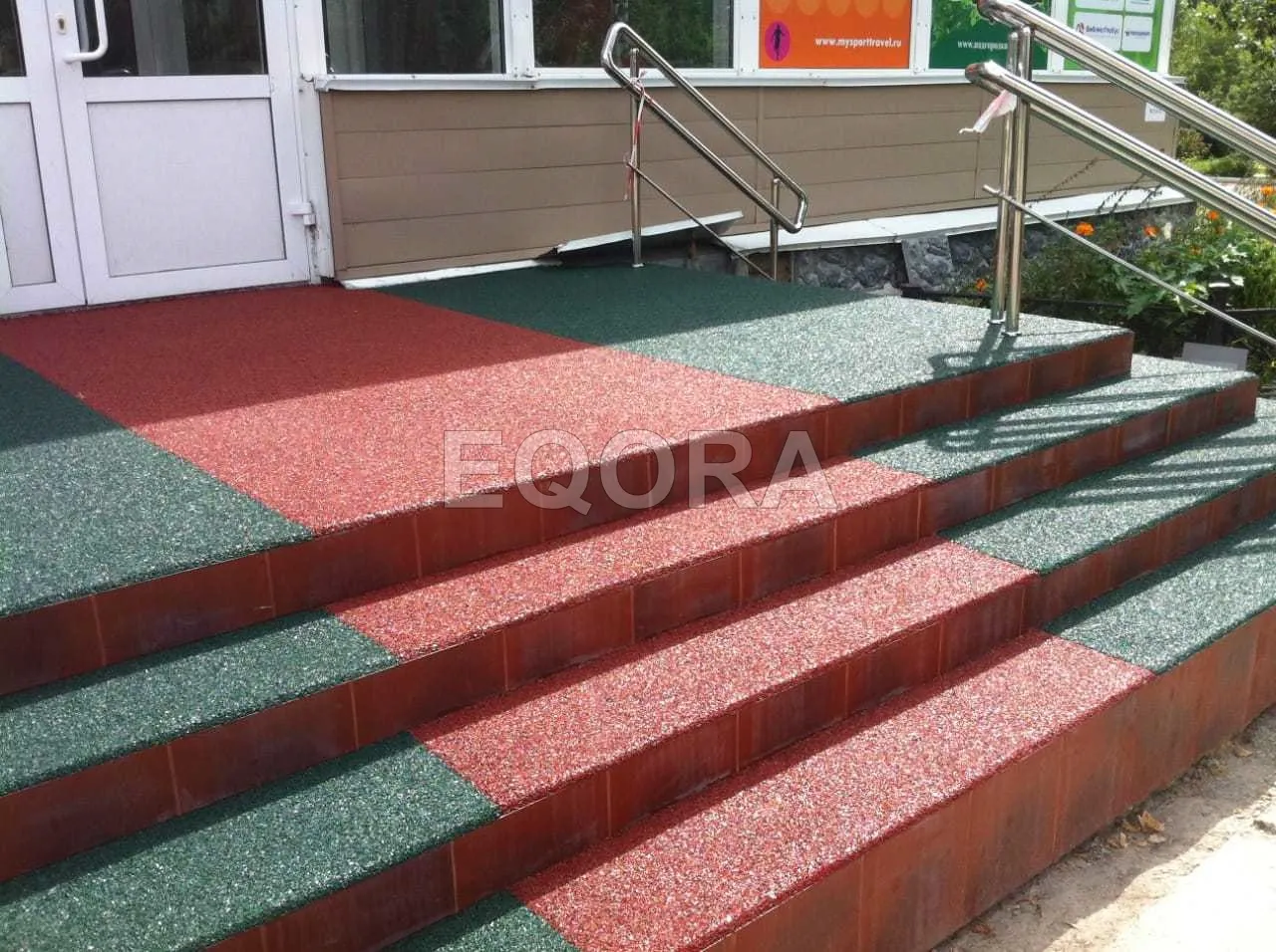 Резиновое покрытие на травмоопасные участки из резиновой крошки в Югорске