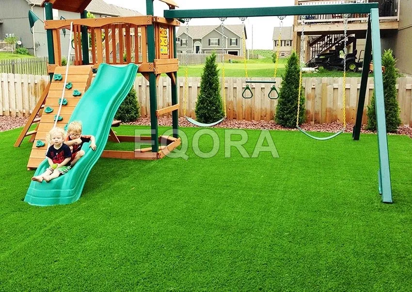Искусственный газон для детской площадки в Югорске